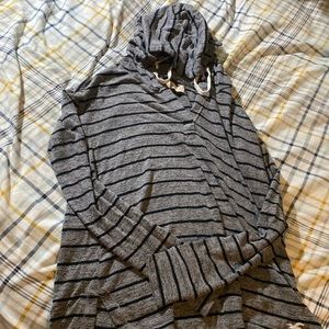 Hollister hooded long sleeve shirt xs